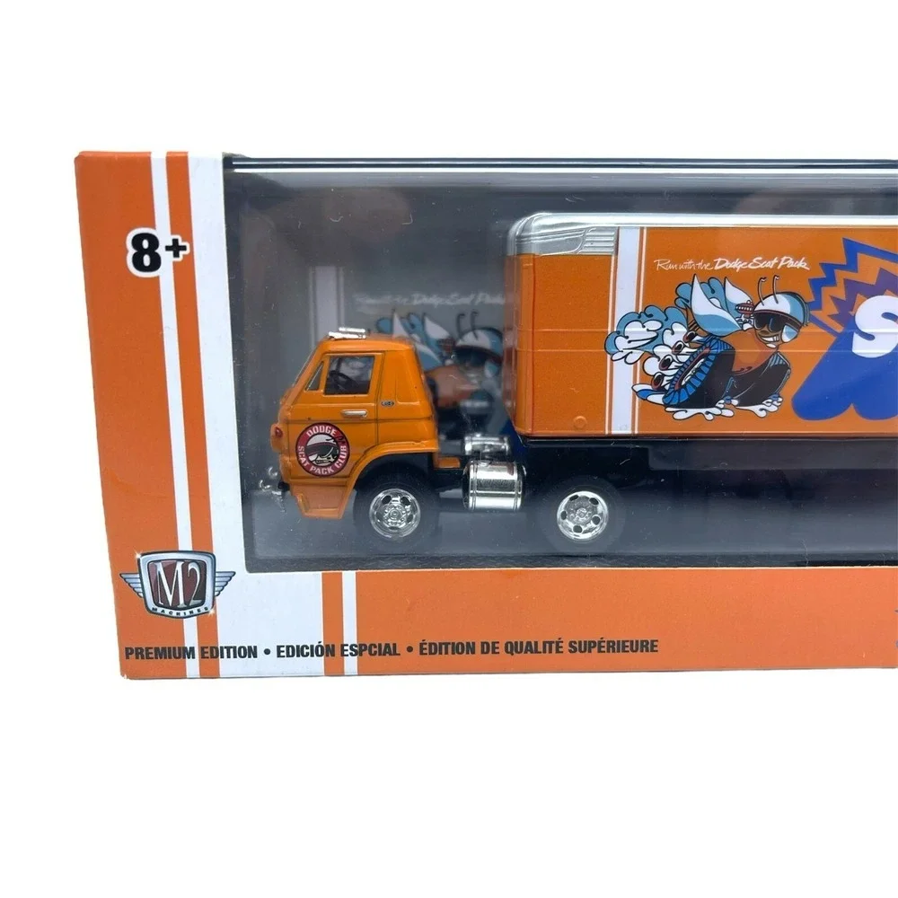 M2 Machines 1970 Dodge L600 COE 1970 Dodge Super Bee Car 1/64 Scat Packers Unite